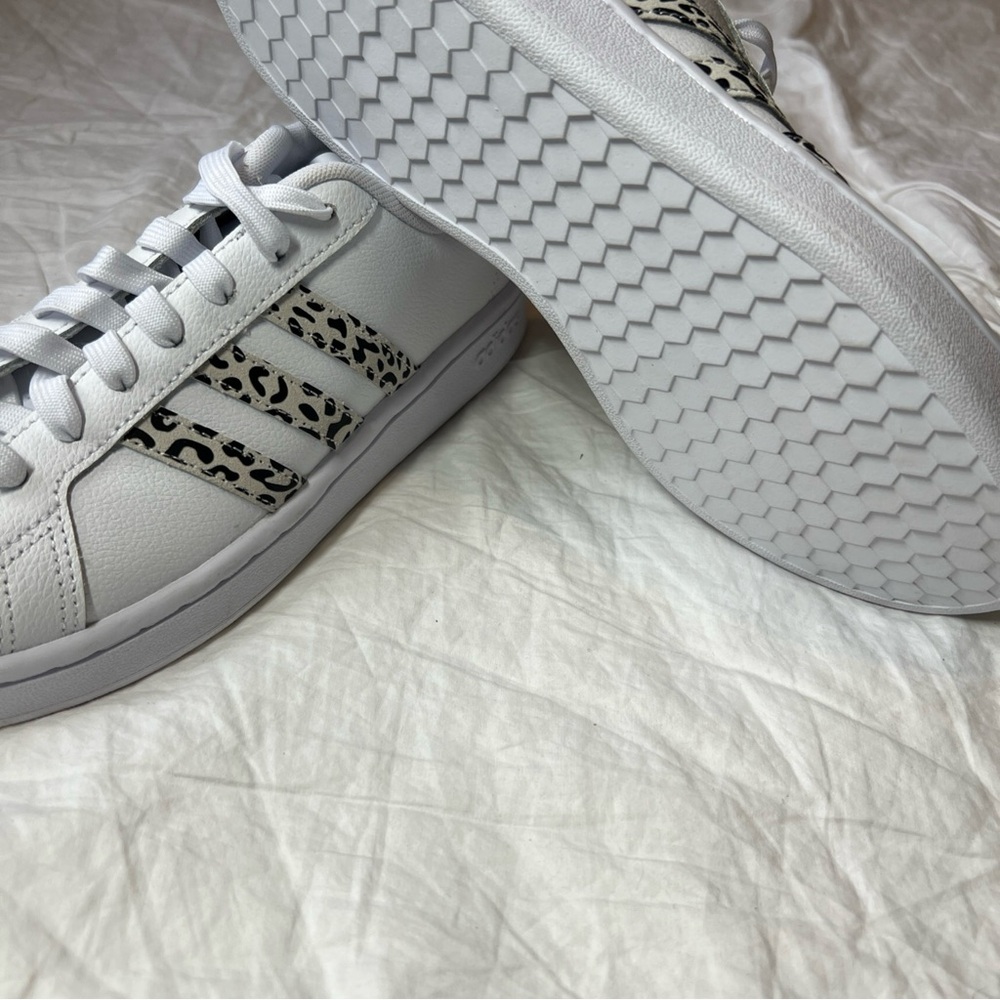 Adidas Womens Grand Court Womens Sneakers White Black Cheetah Size 8 NEW - Picture 14 of 16